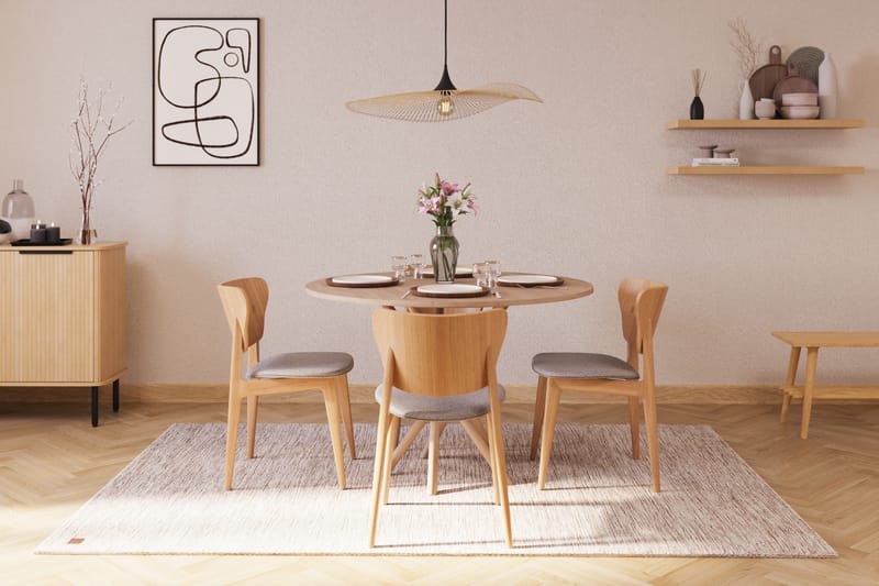 Aryn Matgruppe 120 cm Rund med 4 Jerup Spisestol Massiv Eik - Natur - Møbler - Bord - Spisegrupper