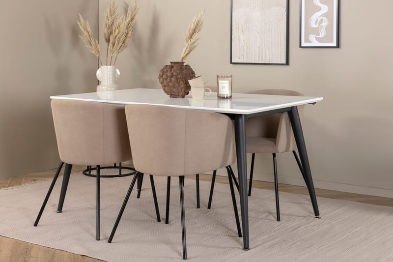 Jimms Spisegruppe 150 cm Rektangulær med 4 Berita Stoler - Beige - Møbler - Bord - Spisegrupper