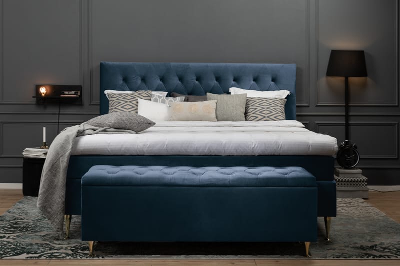 Royal Velvet Komplett Sengepakke 210x210 cm - Mørkeblå Fløyel/Lave Gullben - Møbler - Senger - Komplett sengepakke