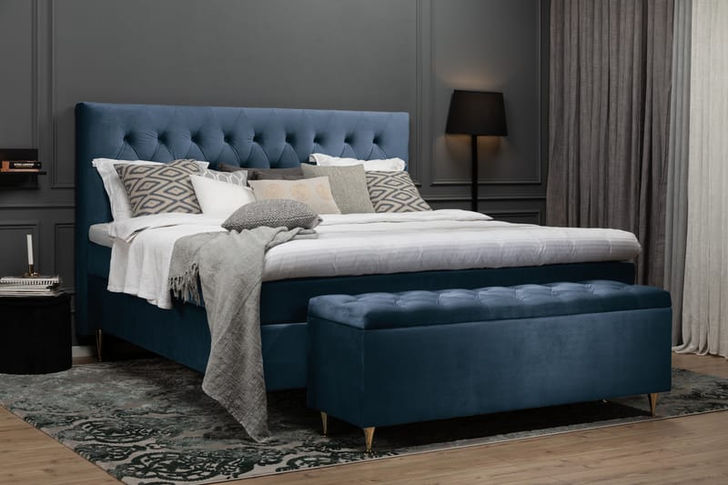 Royal Velvet Komplett Sengepakke 210x210 cm - Mørkeblå Fløyel/Lave Gullben - Møbler - Senger - Komplett sengepakke